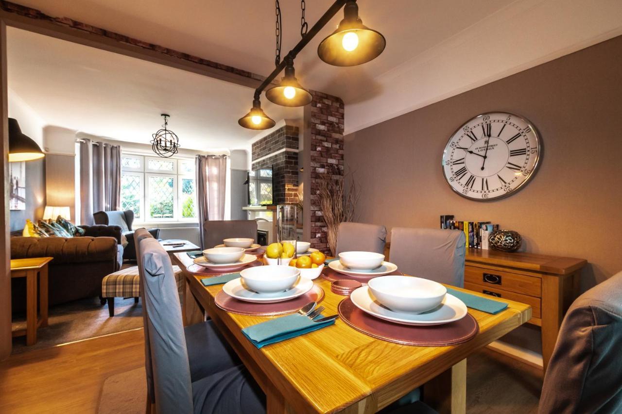 Cheerful 3-Bedroom Douglas House With Patio サウサンプトン エクステリア 写真