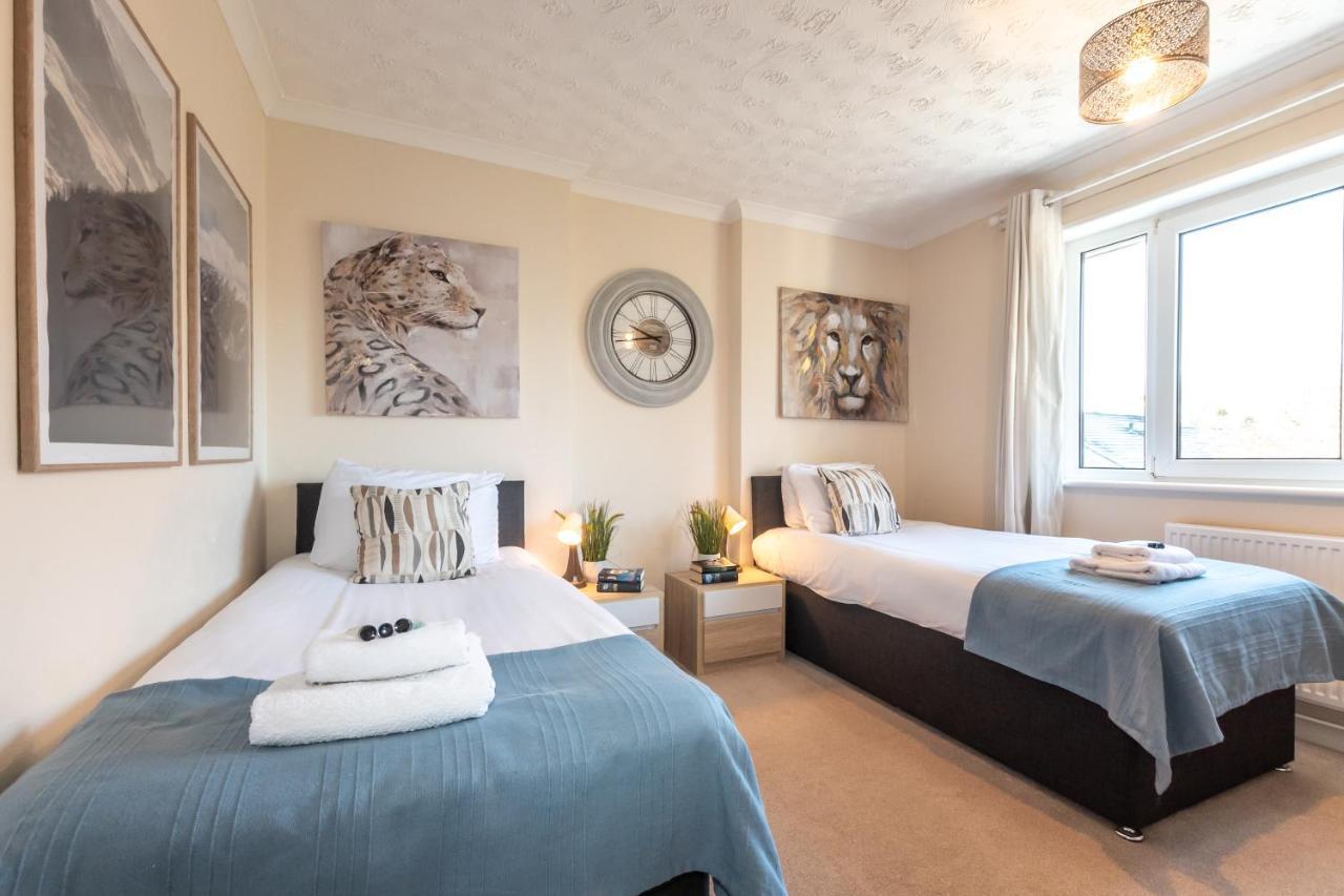 Cheerful 3-Bedroom Douglas House With Patio サウサンプトン エクステリア 写真
