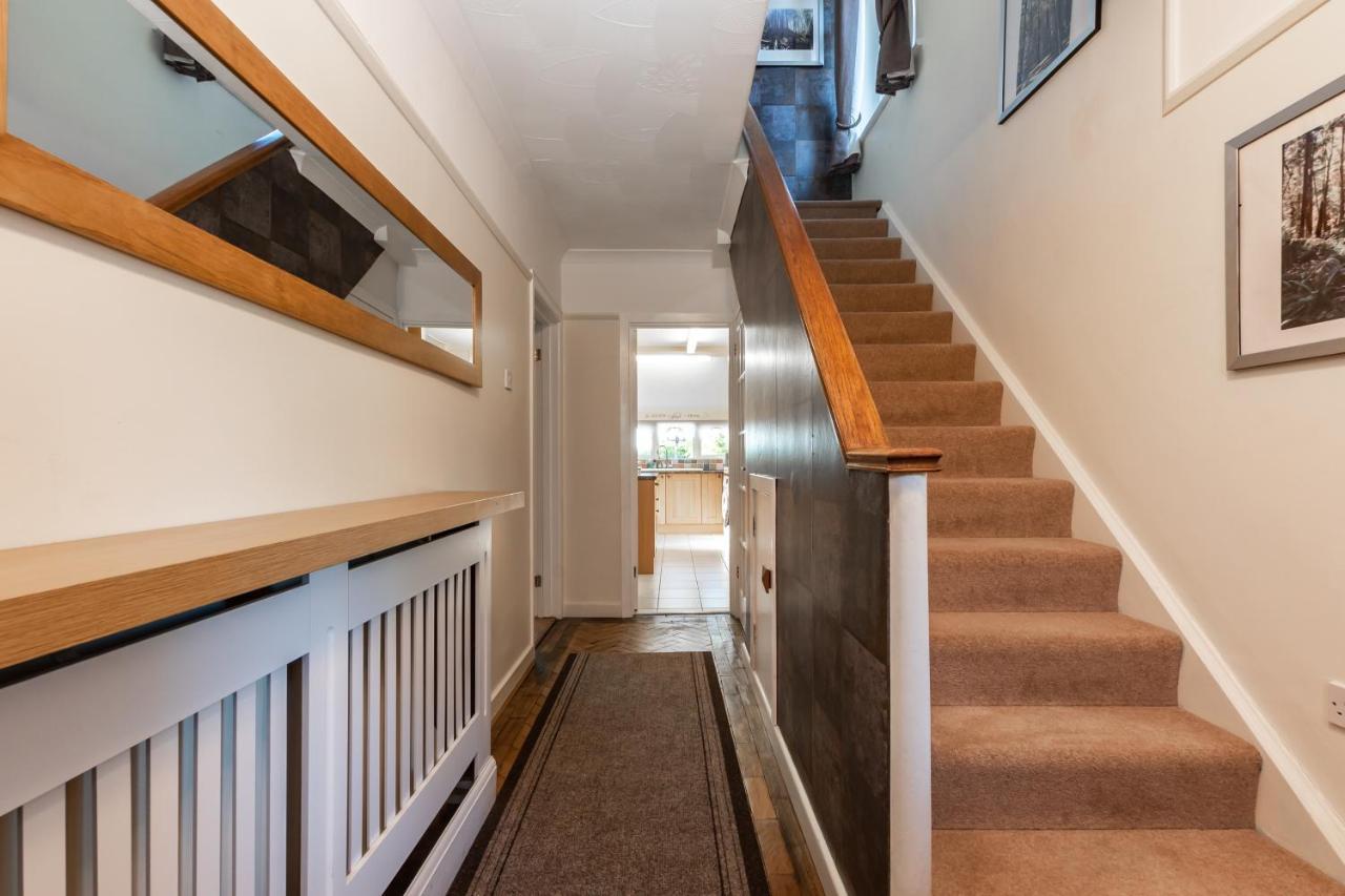 Cheerful 3-Bedroom Douglas House With Patio サウサンプトン エクステリア 写真