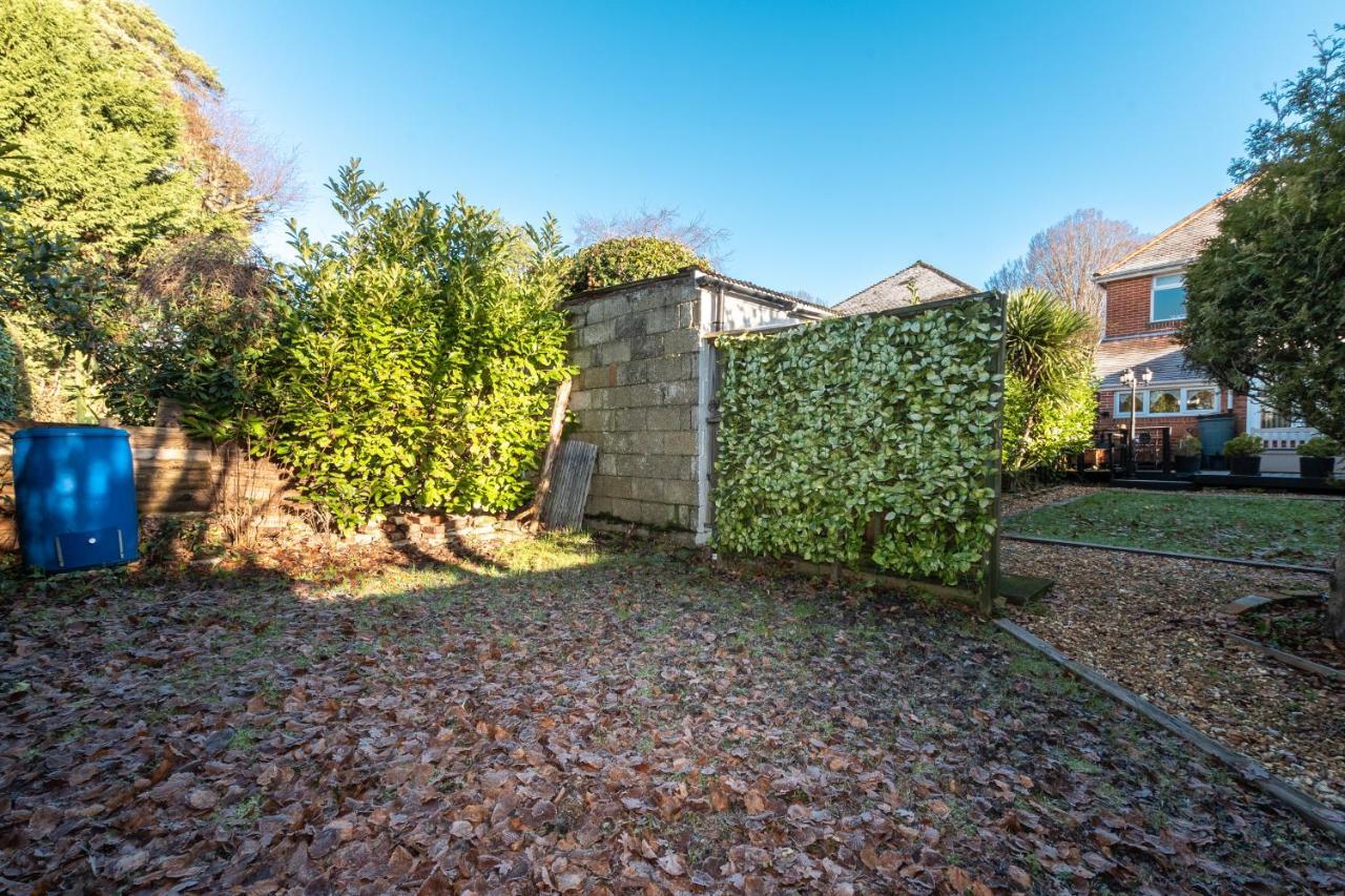 Cheerful 3-Bedroom Douglas House With Patio サウサンプトン エクステリア 写真