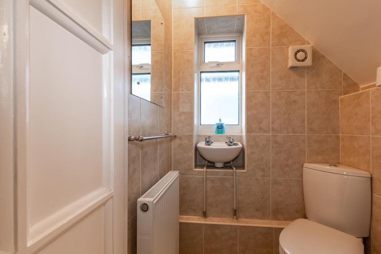 Cheerful 3-Bedroom Douglas House With Patio サウサンプトン エクステリア 写真