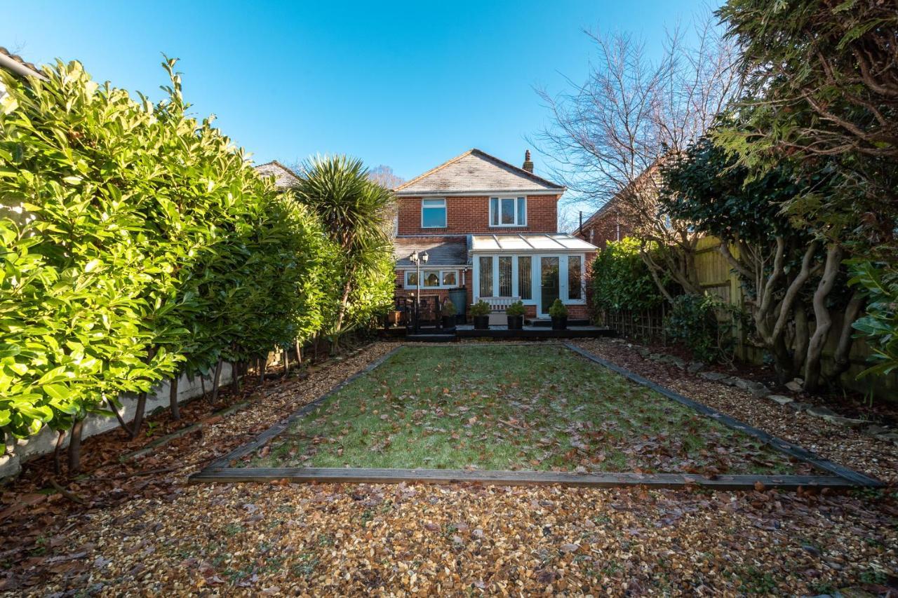 Cheerful 3-Bedroom Douglas House With Patio サウサンプトン エクステリア 写真