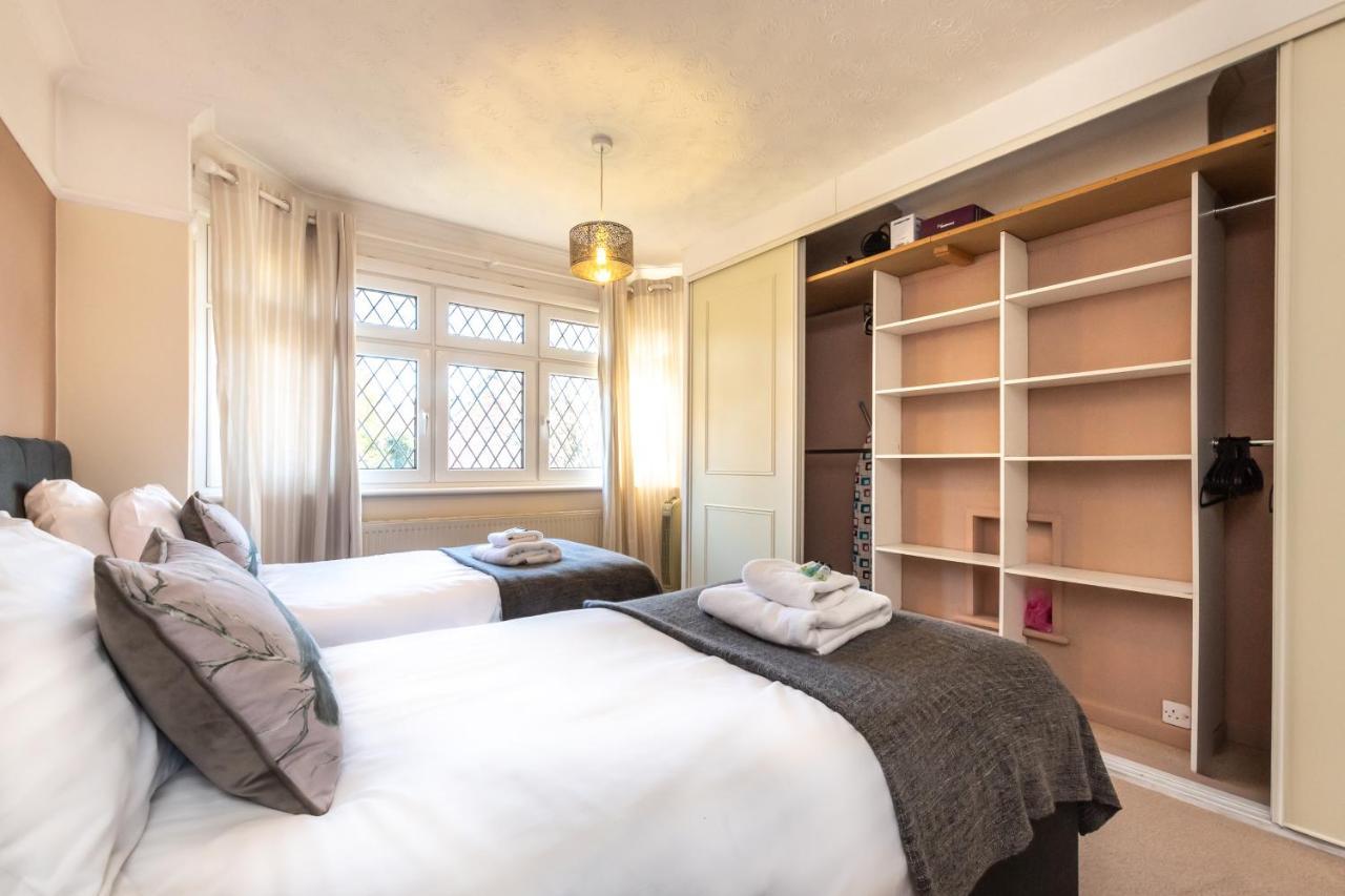 Cheerful 3-Bedroom Douglas House With Patio サウサンプトン エクステリア 写真
